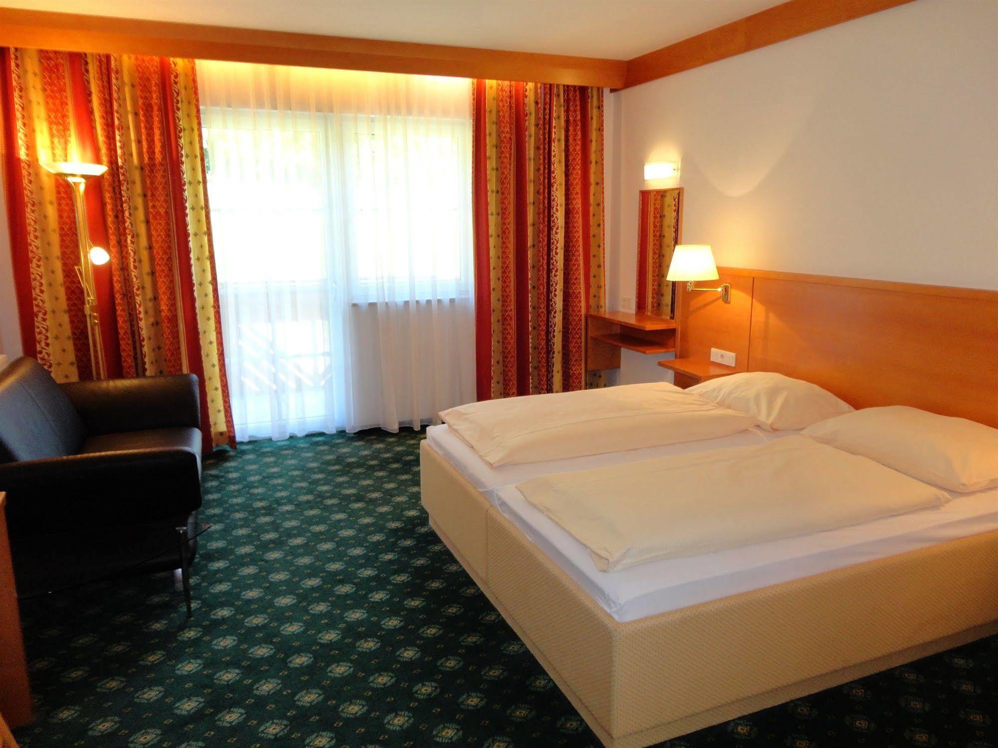 Business-Hotel Stockinger Ansfelden Exterior photo